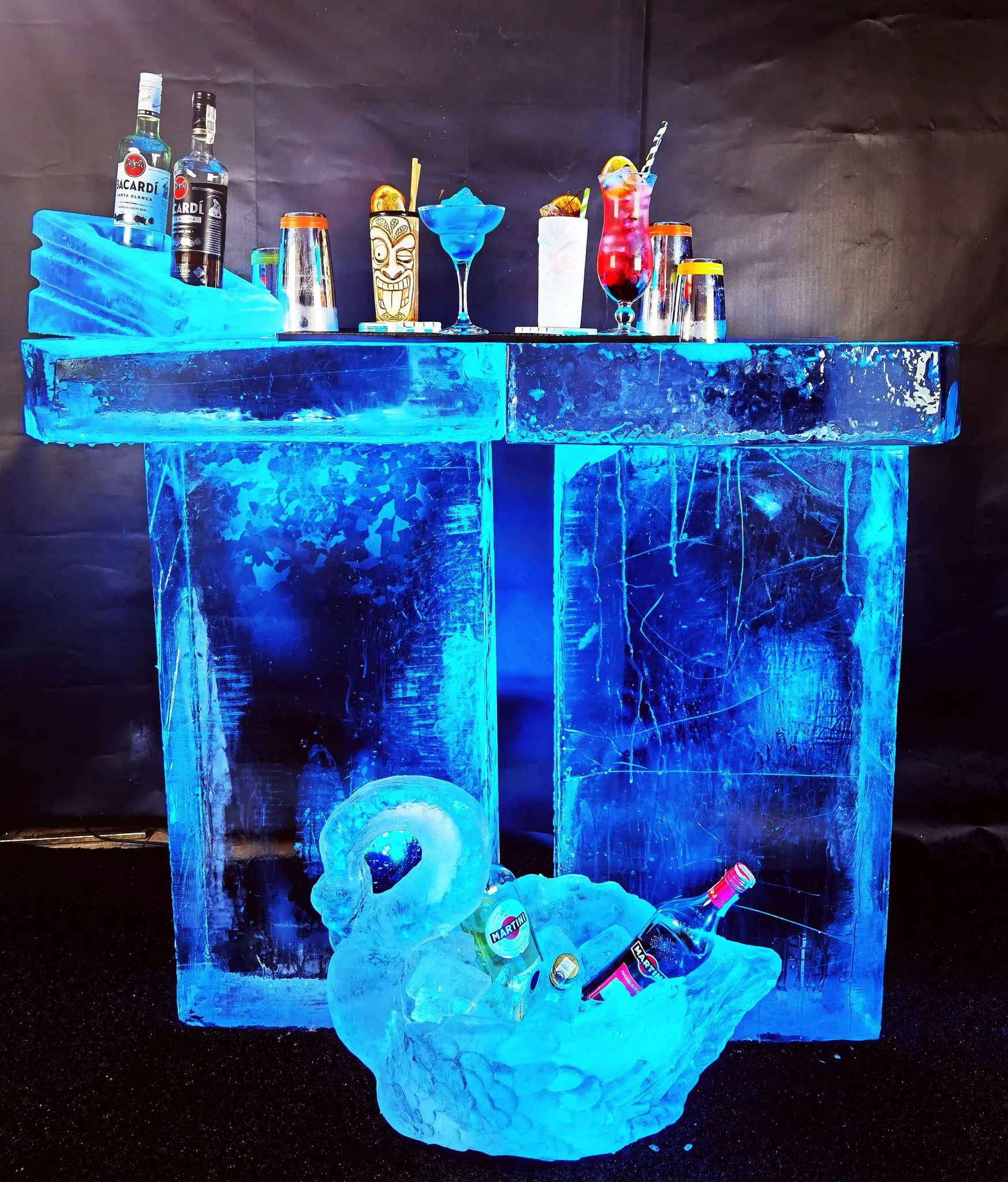 Bar lodowy z podświetleniem LED - profesjonalna konstrukcja na wesele i event firmowy w Łodzi