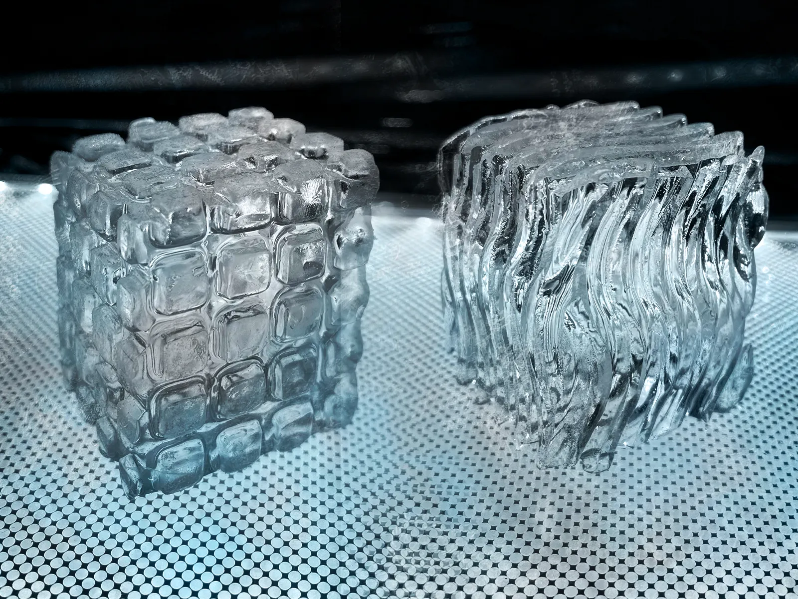 Duże kostki lodu XXL 5x5cm do whisky i alkoholi premium - wolne topnienie